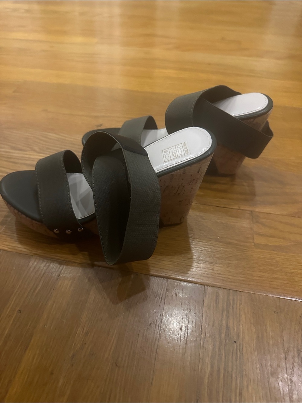 Women’s Olive Green Elastic Strap Cork Wedge Sandals - Picture 3 of 5